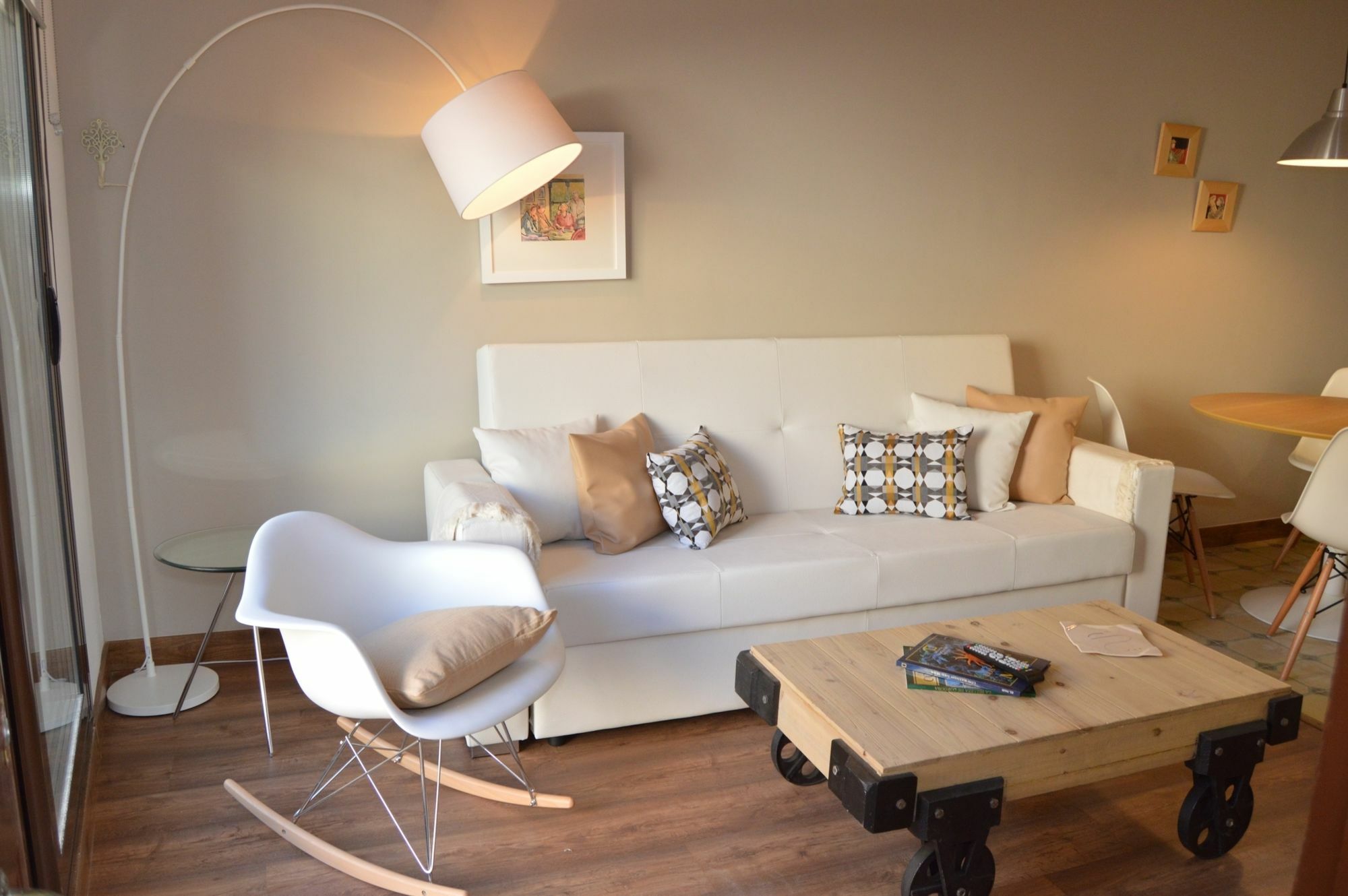 Tarragona Suites Mediona Екстер'єр фото